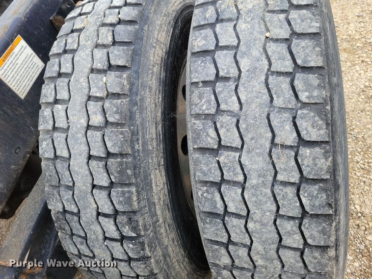 image for item DZ6608 2016 Mack CXU613 semi truck