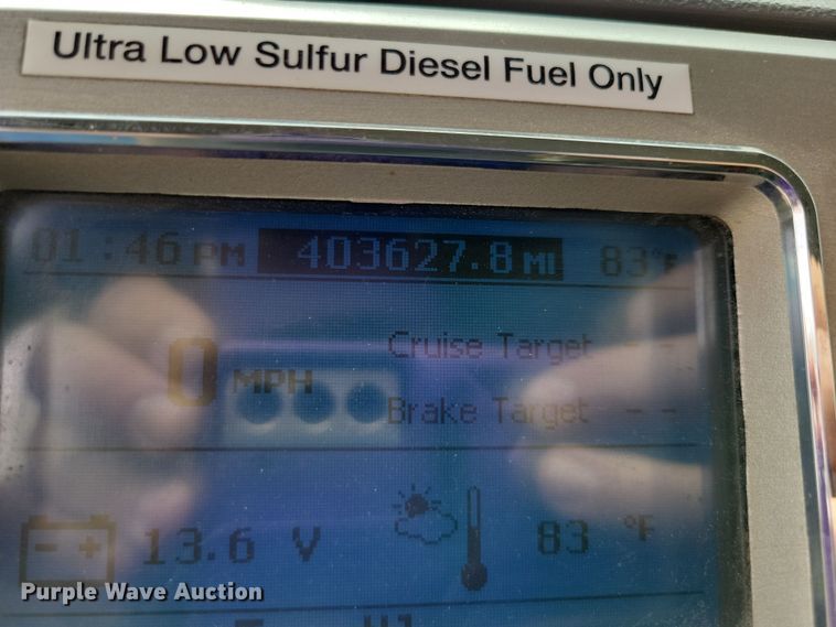 image for item DZ6608 2016 Mack CXU613 semi truck