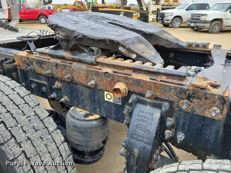 image for item DZ6623 2018 Peterbilt  567 semi truck