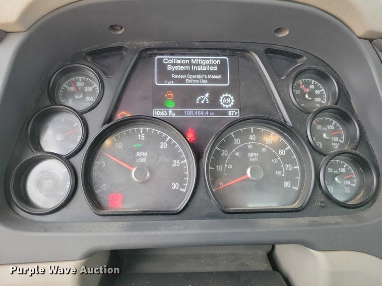 image for item DZ6623 2018 Peterbilt  567 semi truck