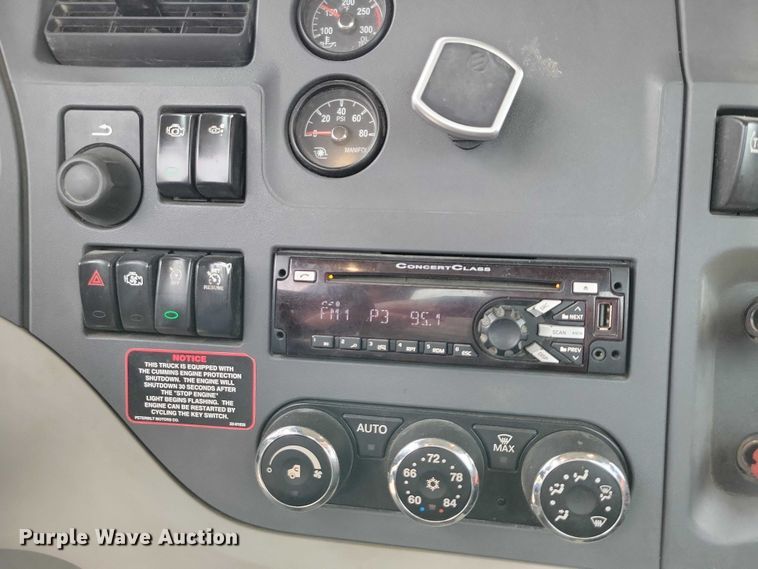 image for item DZ6623 2018 Peterbilt  567 semi truck