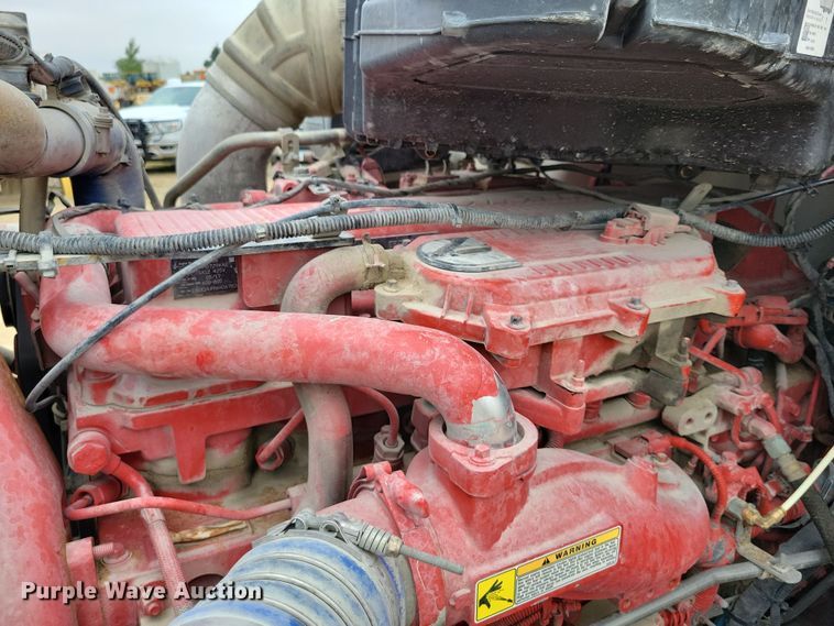 image for item DZ6623 2018 Peterbilt  567 semi truck