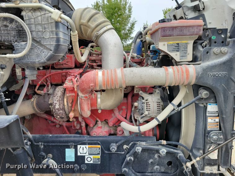 image for item DZ6623 2018 Peterbilt  567 semi truck