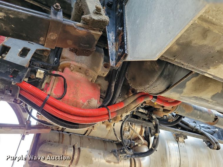 image for item DZ6623 2018 Peterbilt  567 semi truck