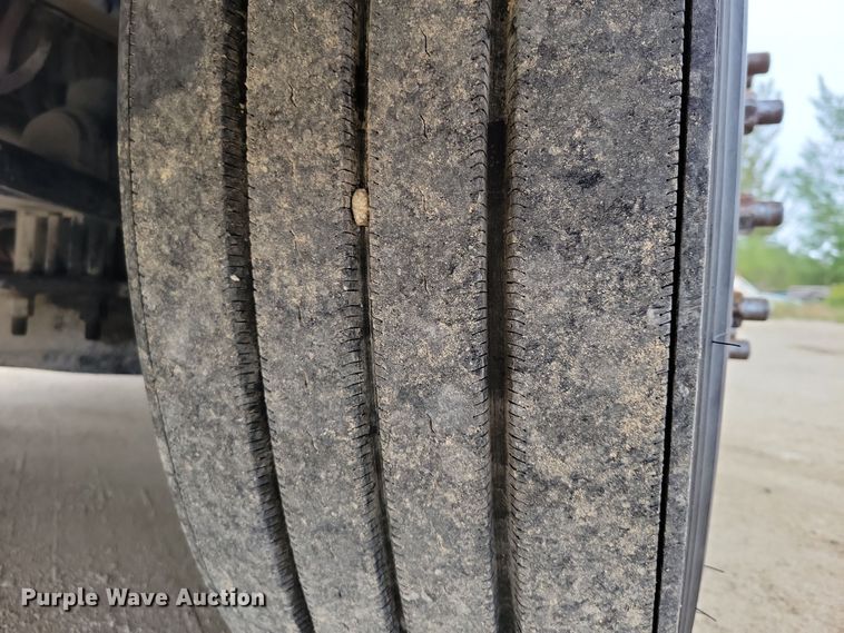 image for item DZ6623 2018 Peterbilt  567 semi truck