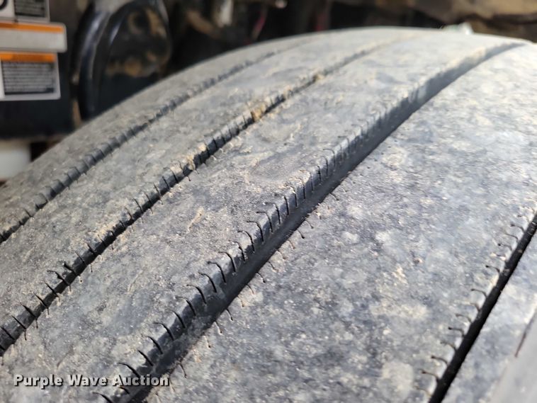 image for item DZ6623 2018 Peterbilt  567 semi truck