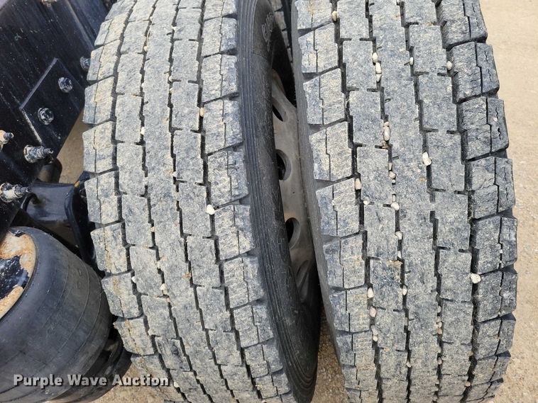 image for item DZ6623 2018 Peterbilt  567 semi truck