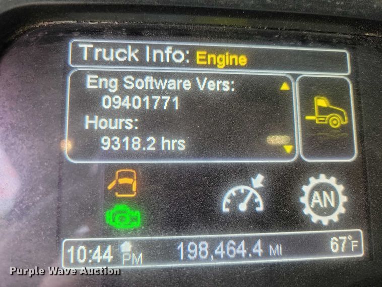 image for item DZ6623 2018 Peterbilt  567 semi truck