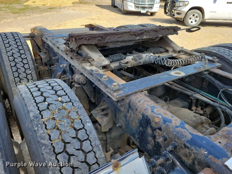 image for item DZ6639 2015 Freightliner  Cascadia  semi truck