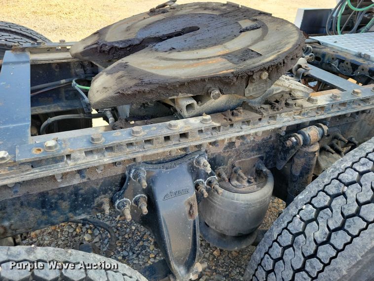 image for item DZ6639 2015 Freightliner  Cascadia  semi truck