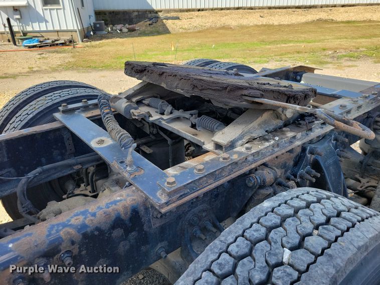 image for item DZ6639 2015 Freightliner  Cascadia  semi truck