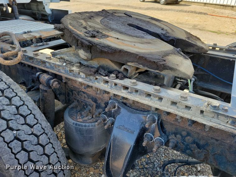 image for item DZ6639 2015 Freightliner  Cascadia  semi truck