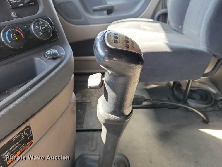 image for item DZ6639 2015 Freightliner  Cascadia  semi truck