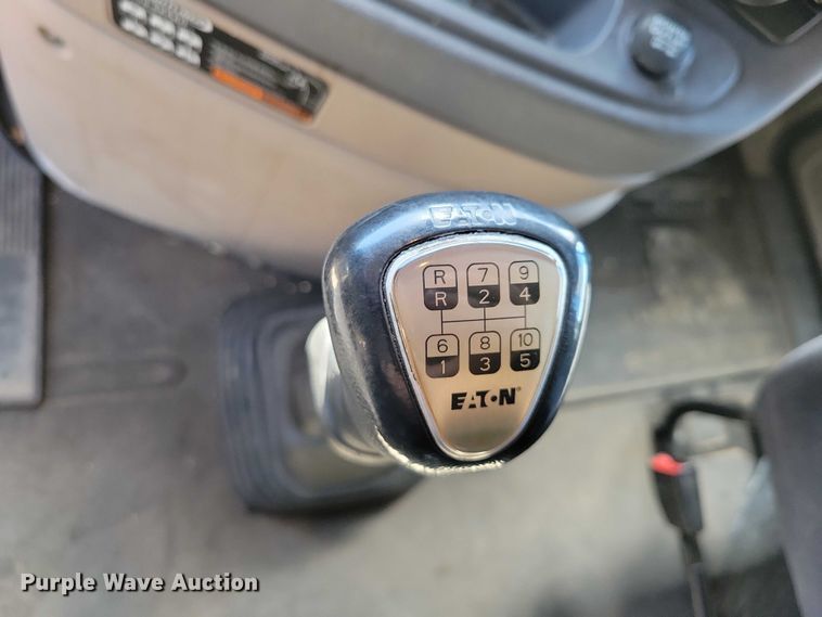 image for item DZ6639 2015 Freightliner  Cascadia  semi truck