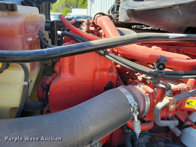 image for item DZ6639 2015 Freightliner  Cascadia  semi truck