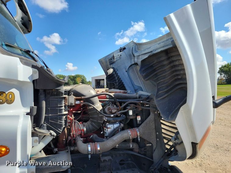 image for item DZ6639 2015 Freightliner  Cascadia  semi truck