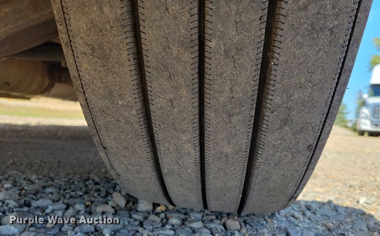 image for item DZ6639 2015 Freightliner  Cascadia  semi truck