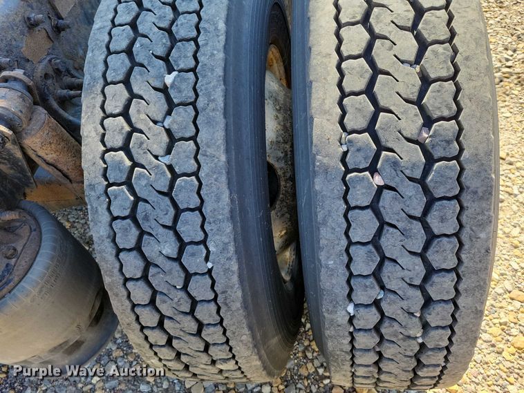 image for item DZ6639 2015 Freightliner  Cascadia  semi truck