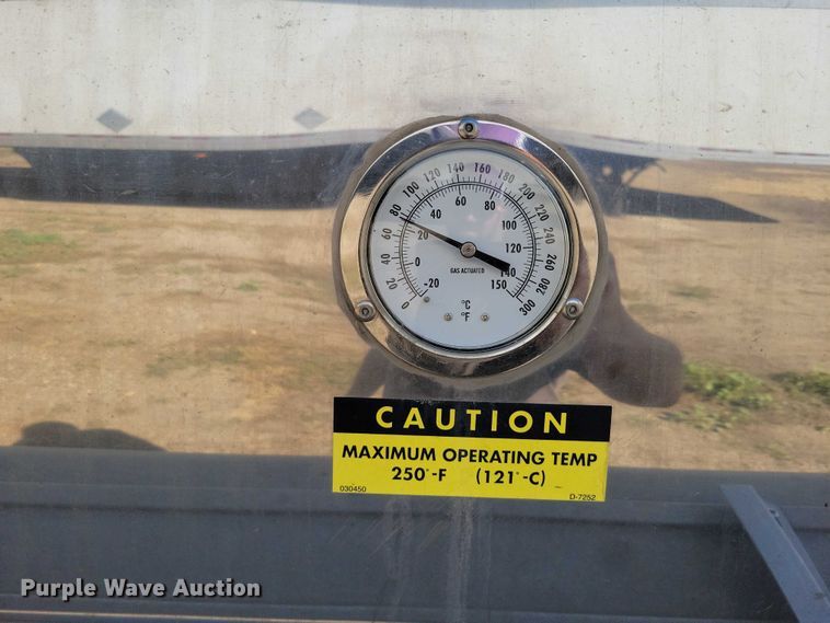 image for item DZ6640 2005 Brenner Tank LLC tank trailer