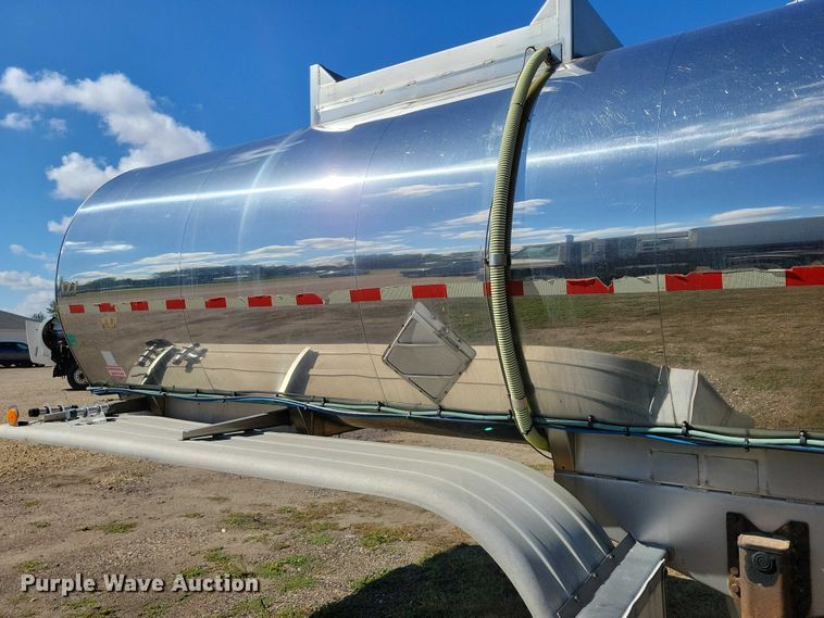 image for item DZ6640 2005 Brenner Tank LLC tank trailer