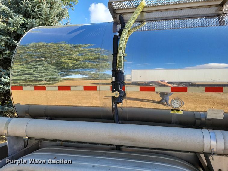 image for item DZ6640 2005 Brenner Tank LLC tank trailer