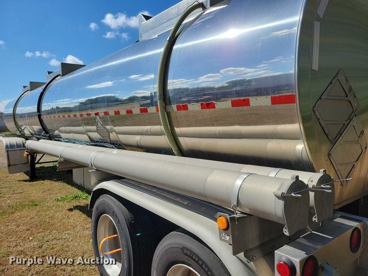 image for item DZ6640 2005 Brenner Tank LLC tank trailer