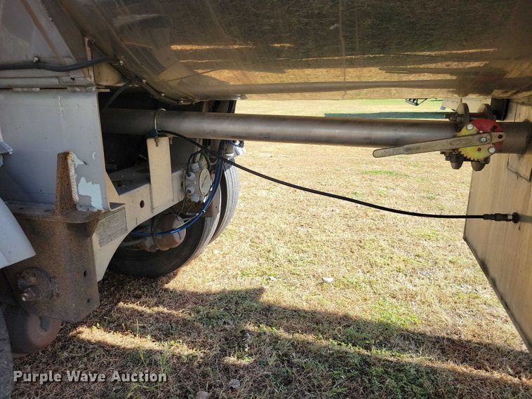 image for item DZ6640 2005 Brenner Tank LLC tank trailer