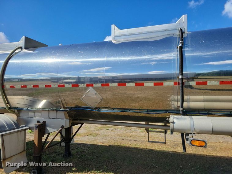 image for item DZ6640 2005 Brenner Tank LLC tank trailer