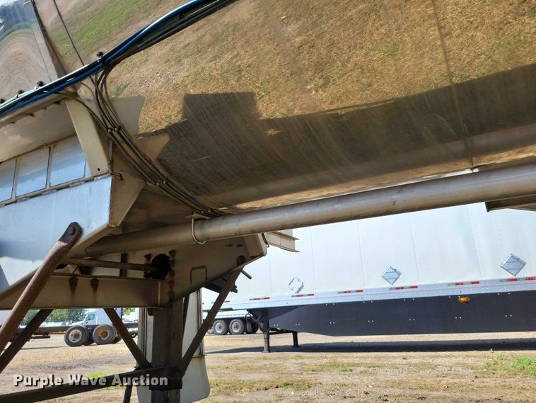 image for item DZ6640 2005 Brenner Tank LLC tank trailer