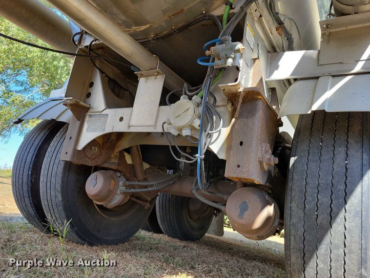 image for item DZ6640 2005 Brenner Tank LLC tank trailer