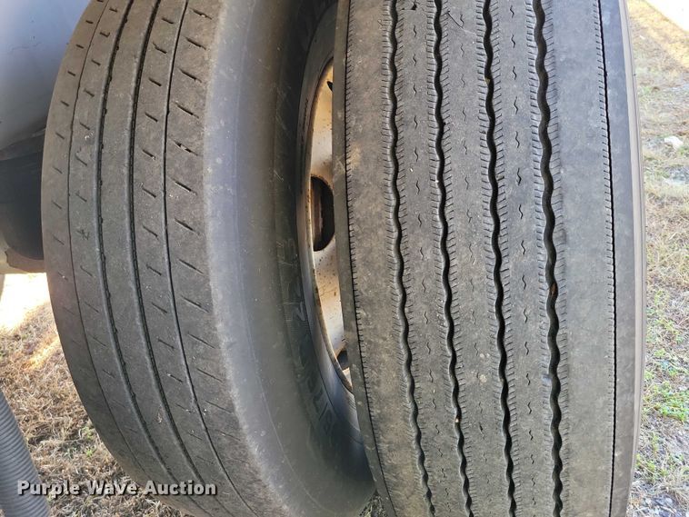 image for item DZ6640 2005 Brenner Tank LLC tank trailer