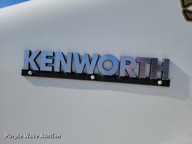 image for item DZ6641 2013 Kenworth  T800 box truck