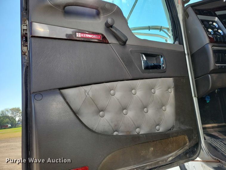image for item DZ6641 2013 Kenworth  T800 box truck