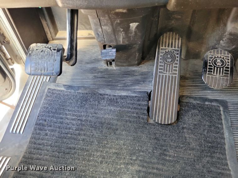 image for item DZ6641 2013 Kenworth  T800 box truck