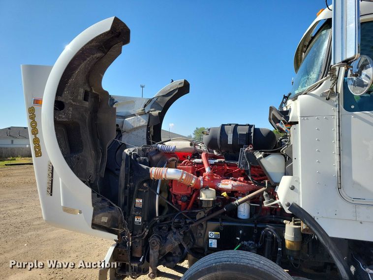 image for item DZ6641 2013 Kenworth  T800 box truck