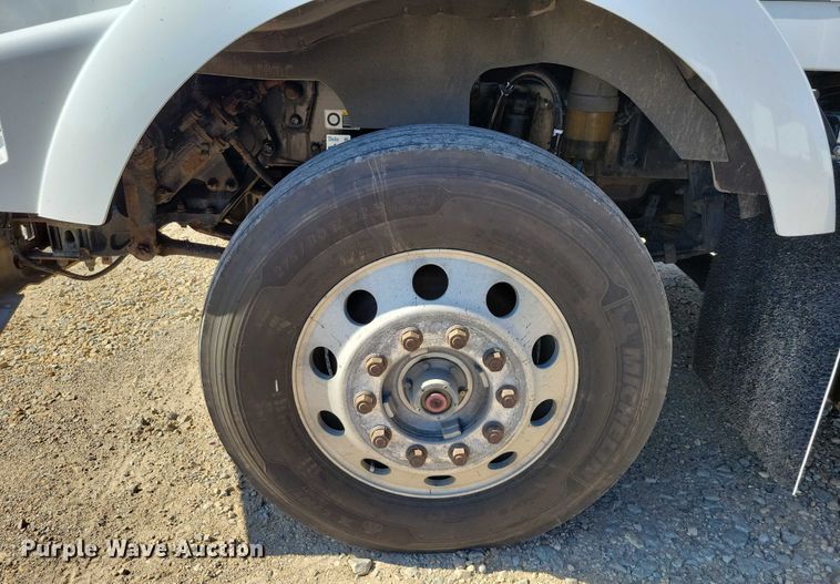 image for item DZ6641 2013 Kenworth  T800 box truck