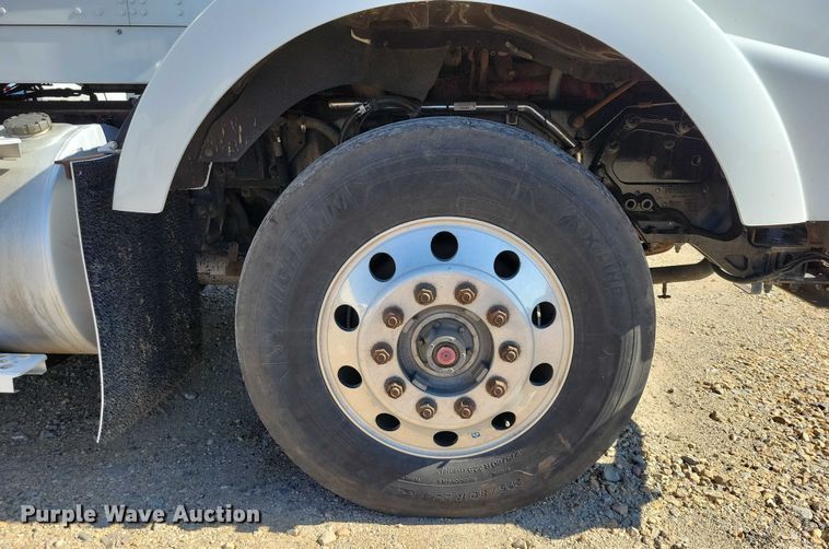 image for item DZ6641 2013 Kenworth  T800 box truck