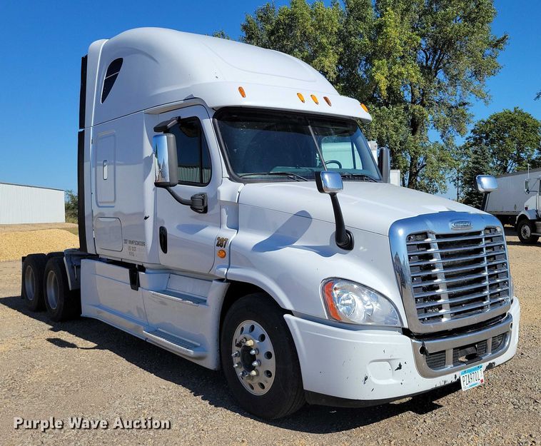 CAMIóN CAMAROTE 2015 FREIGHTLINER