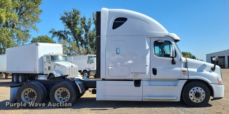 CAMIóN CAMAROTE 2015 FREIGHTLINER