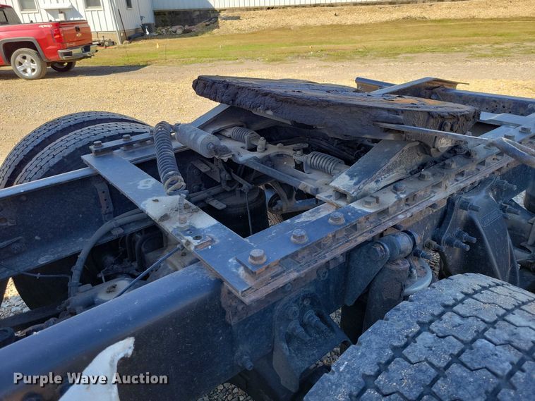 image for item DZ6642 2015 Freightliner  Cascadia semi truck