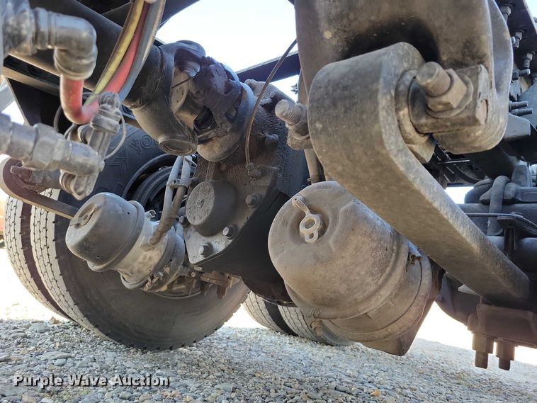 image for item DZ6642 2015 Freightliner  Cascadia semi truck