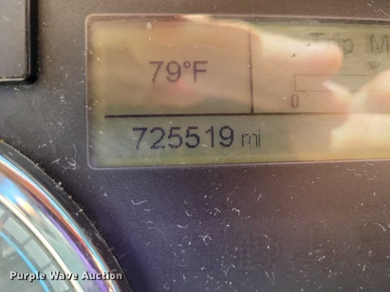 image for item DZ6642 2015 Freightliner  Cascadia semi truck