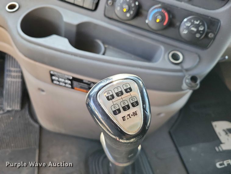 image for item DZ6642 2015 Freightliner  Cascadia semi truck