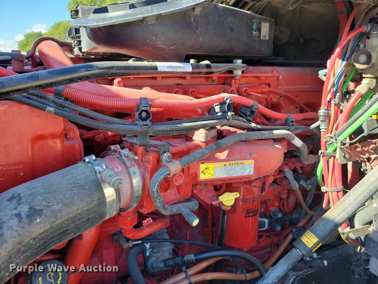 image for item DZ6642 2015 Freightliner  Cascadia semi truck