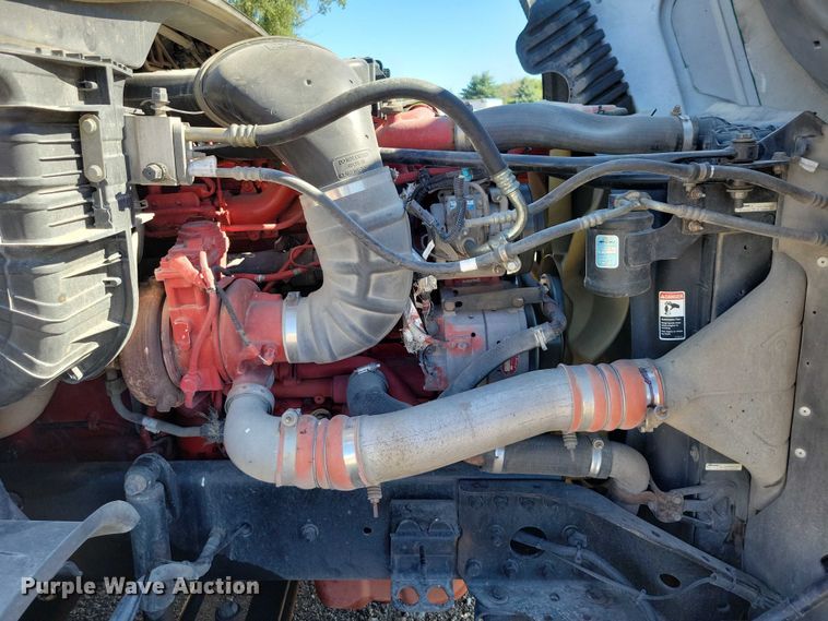 image for item DZ6642 2015 Freightliner  Cascadia semi truck