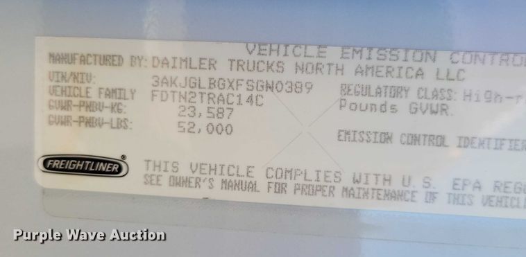 image for item DZ6642 2015 Freightliner  Cascadia semi truck