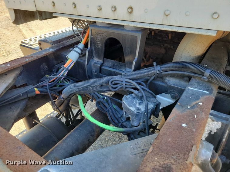 image for item DZ6643 2010 Kenworth  T800 truck cab and chassis