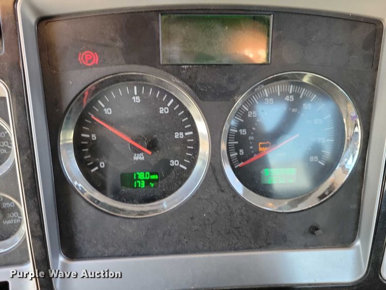 image for item DZ6643 2010 Kenworth  T800 truck cab and chassis