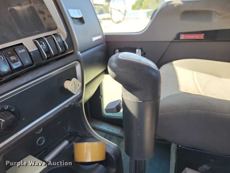 image for item DZ6643 2010 Kenworth  T800 truck cab and chassis