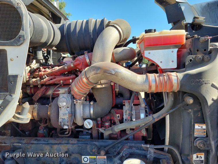 image for item DZ6643 2010 Kenworth  T800 truck cab and chassis